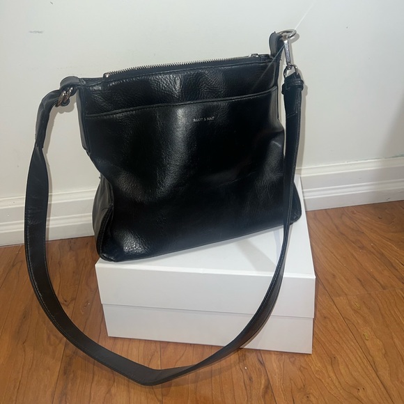 Matt and Nat crossbody purse - Picture 3 of 3